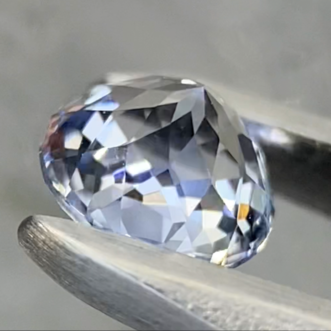 Parti-Color Sapphire 0.45ct / Sri Lanka