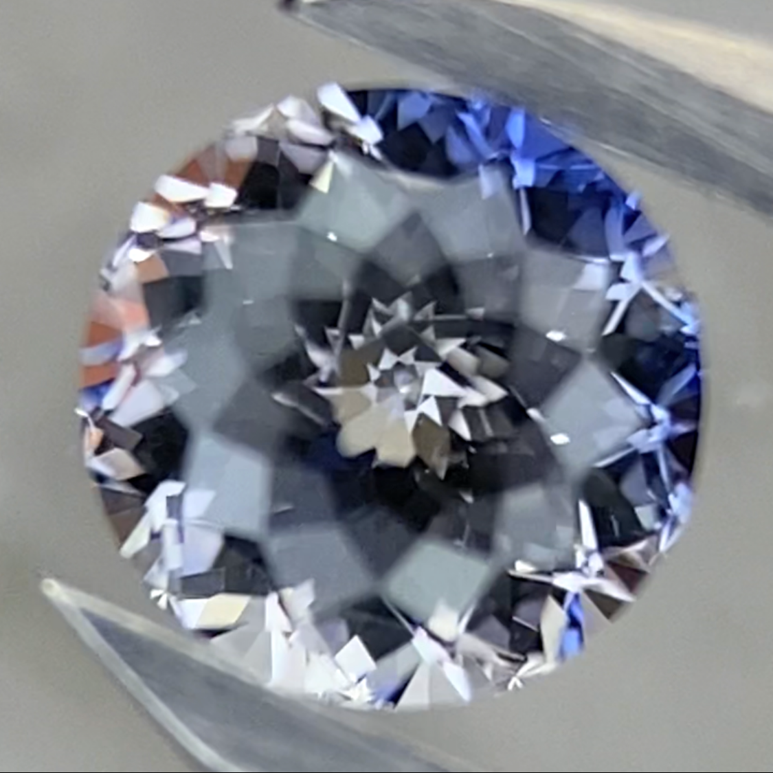 Parti-Color Sapphire 0.45ct / Sri Lanka
