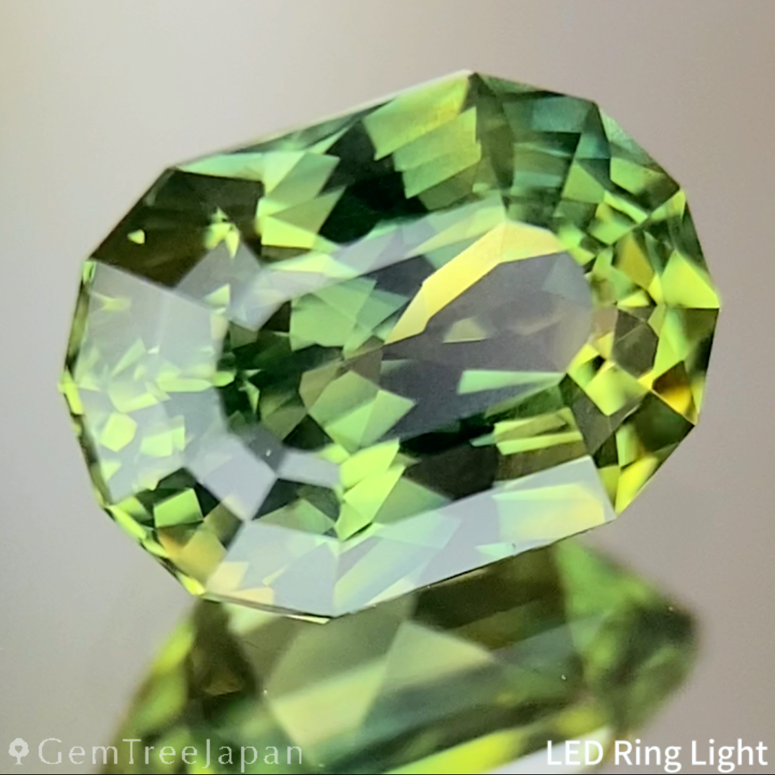 Yellowish Green Sapphire 1.240ct / Nigeria