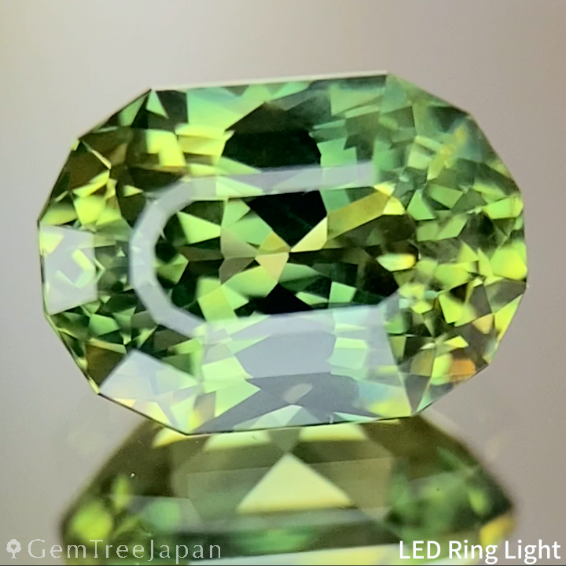 Yellowish Green Sapphire 1.240ct / Nigeria