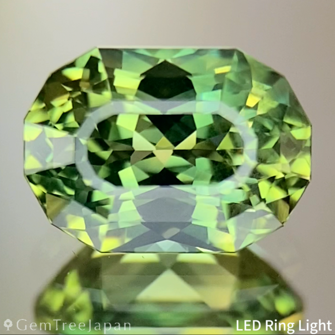 Yellowish Green Sapphire 1.240ct / Nigeria