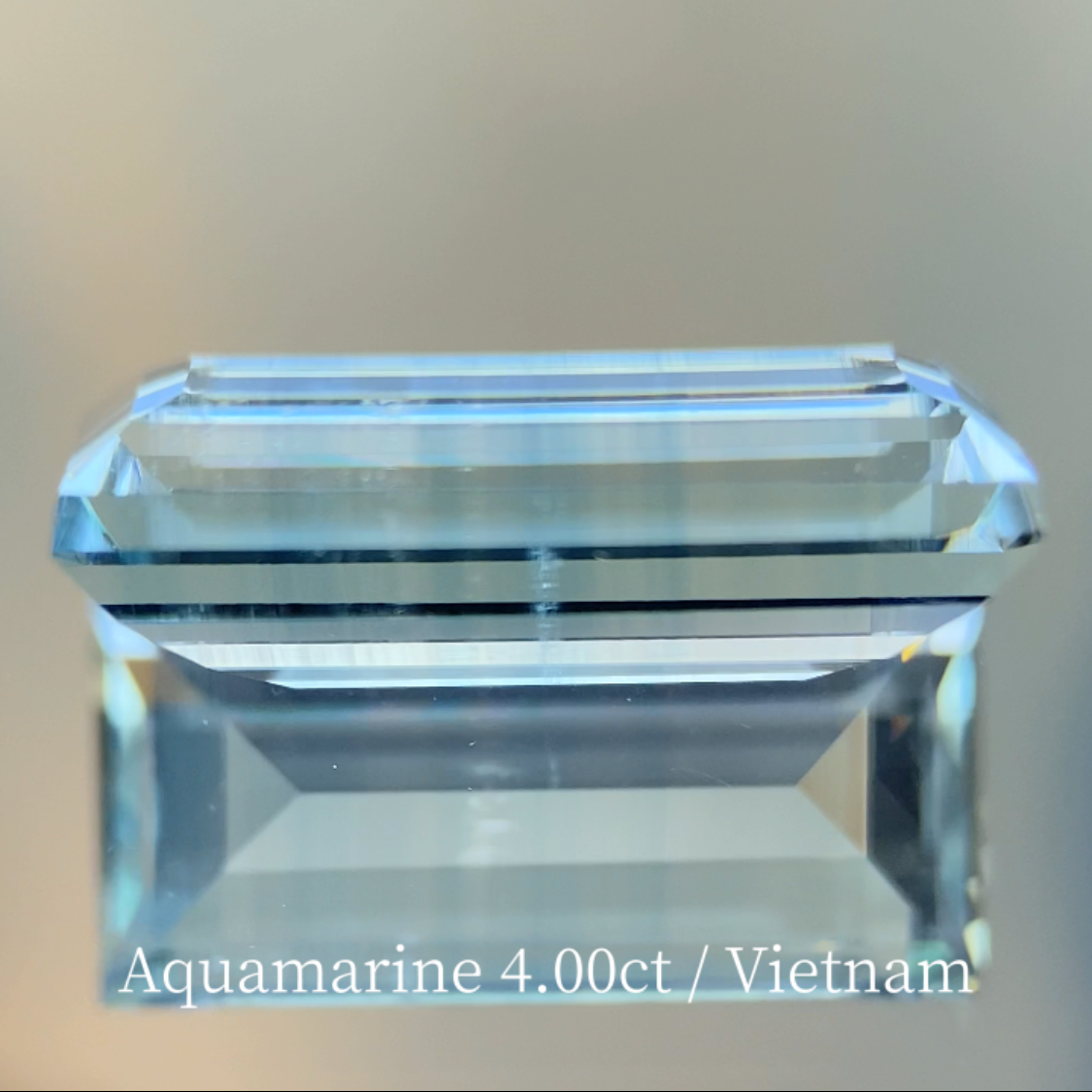 Aquamarine 4.004ct / Vietnam