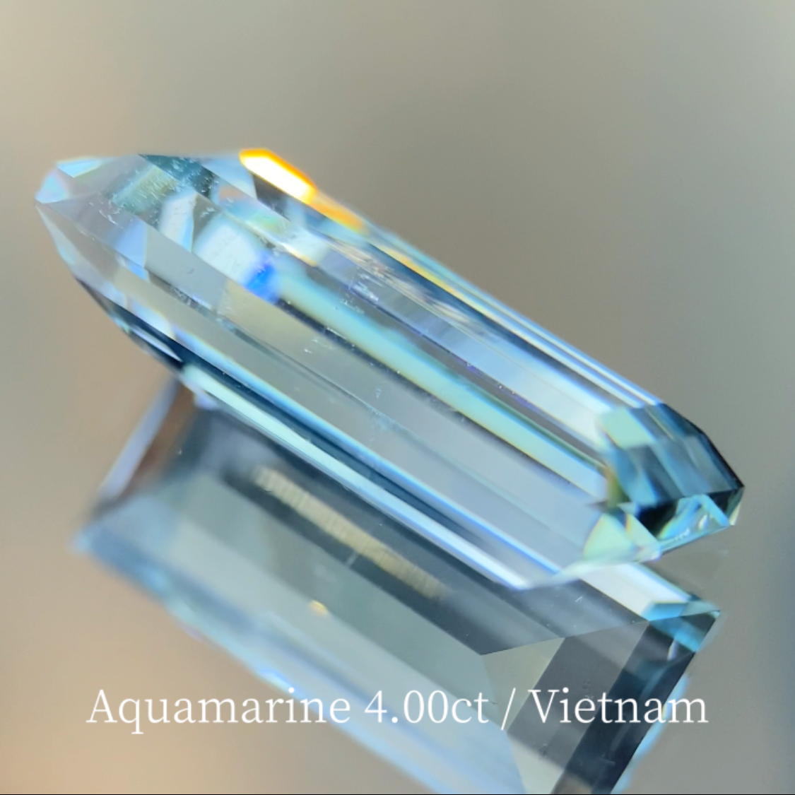 Aquamarine 4.004ct / Vietnam