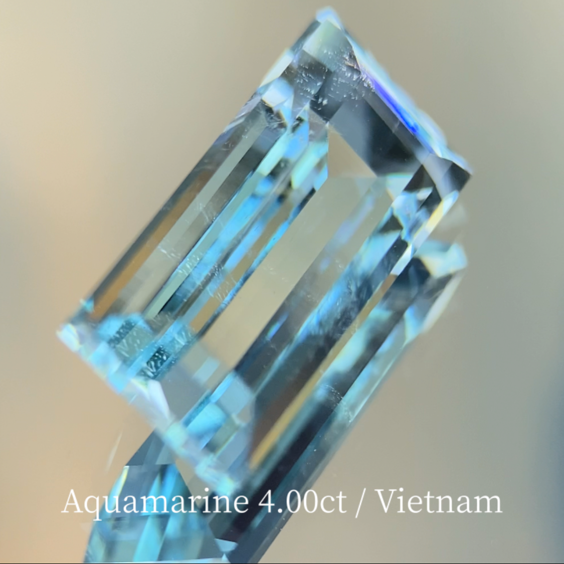 Aquamarine 4.004ct / Vietnam