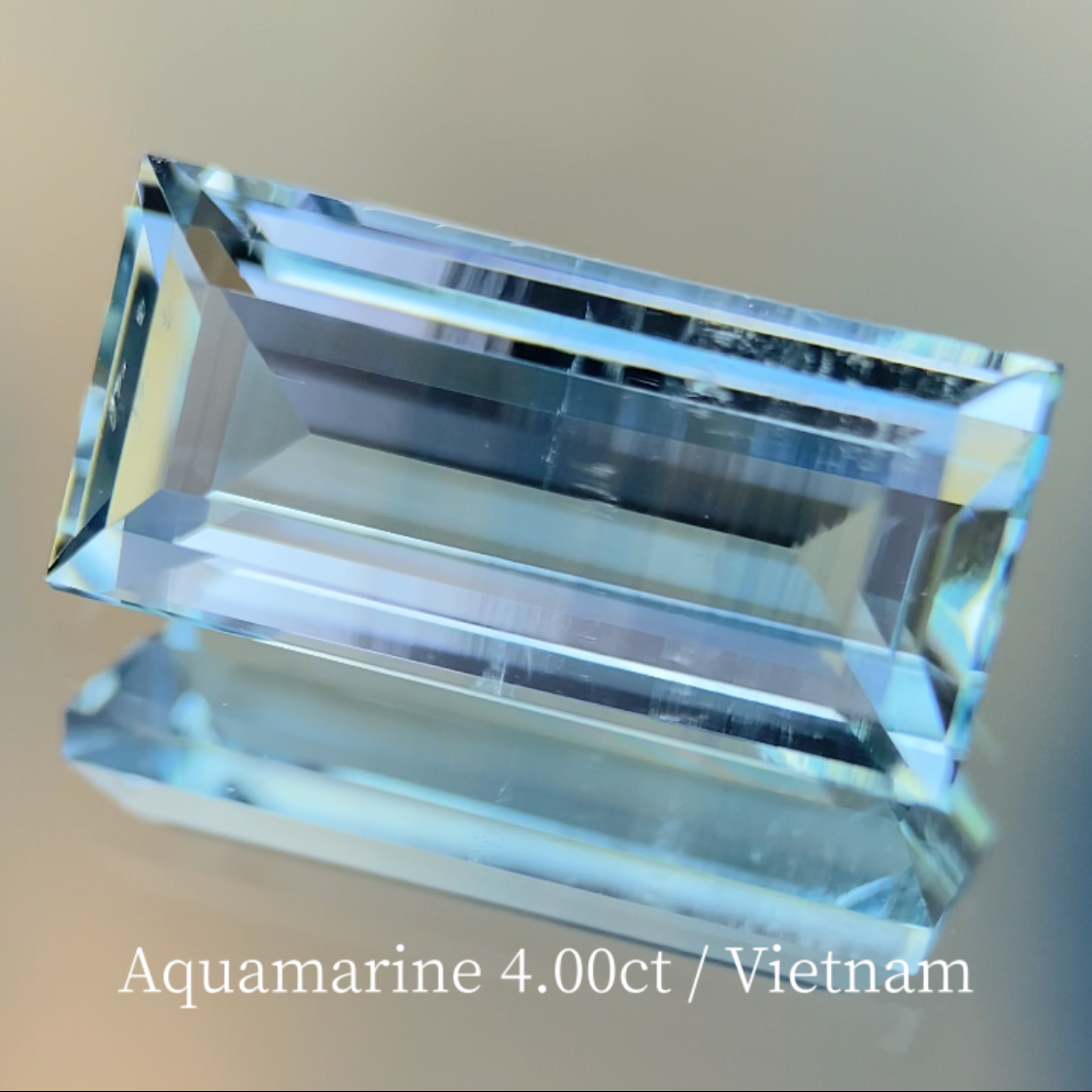 Aquamarine 4.004ct / Vietnam