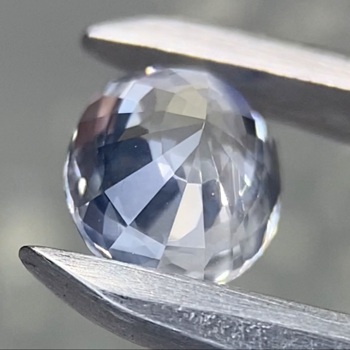 Parti-Color Sapphire 0.47ct / Sri Lanka
