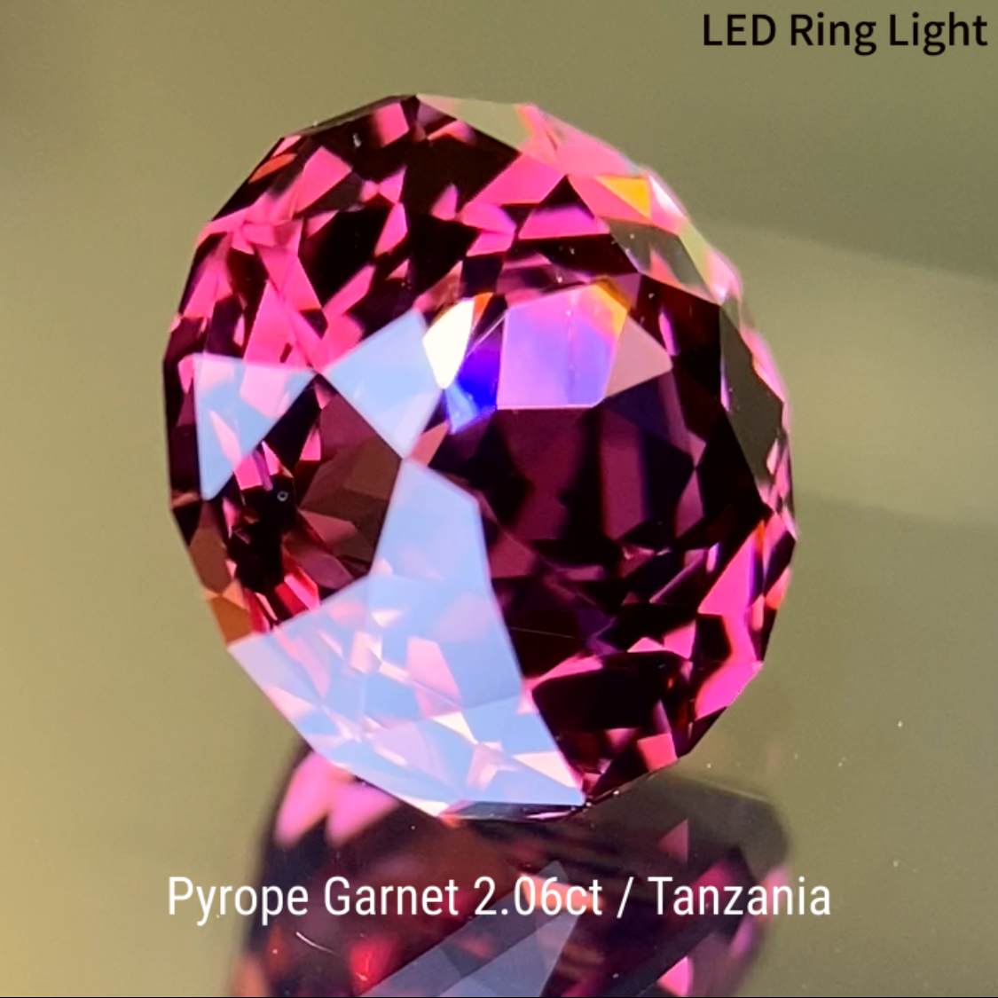 Pyrope Garnet 2.061ct / Tanzania