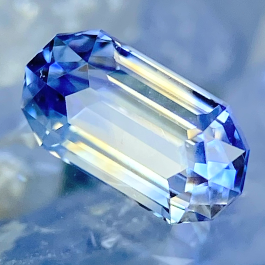 Parti-Color Sapphire 0.51ct / Sri Lanka