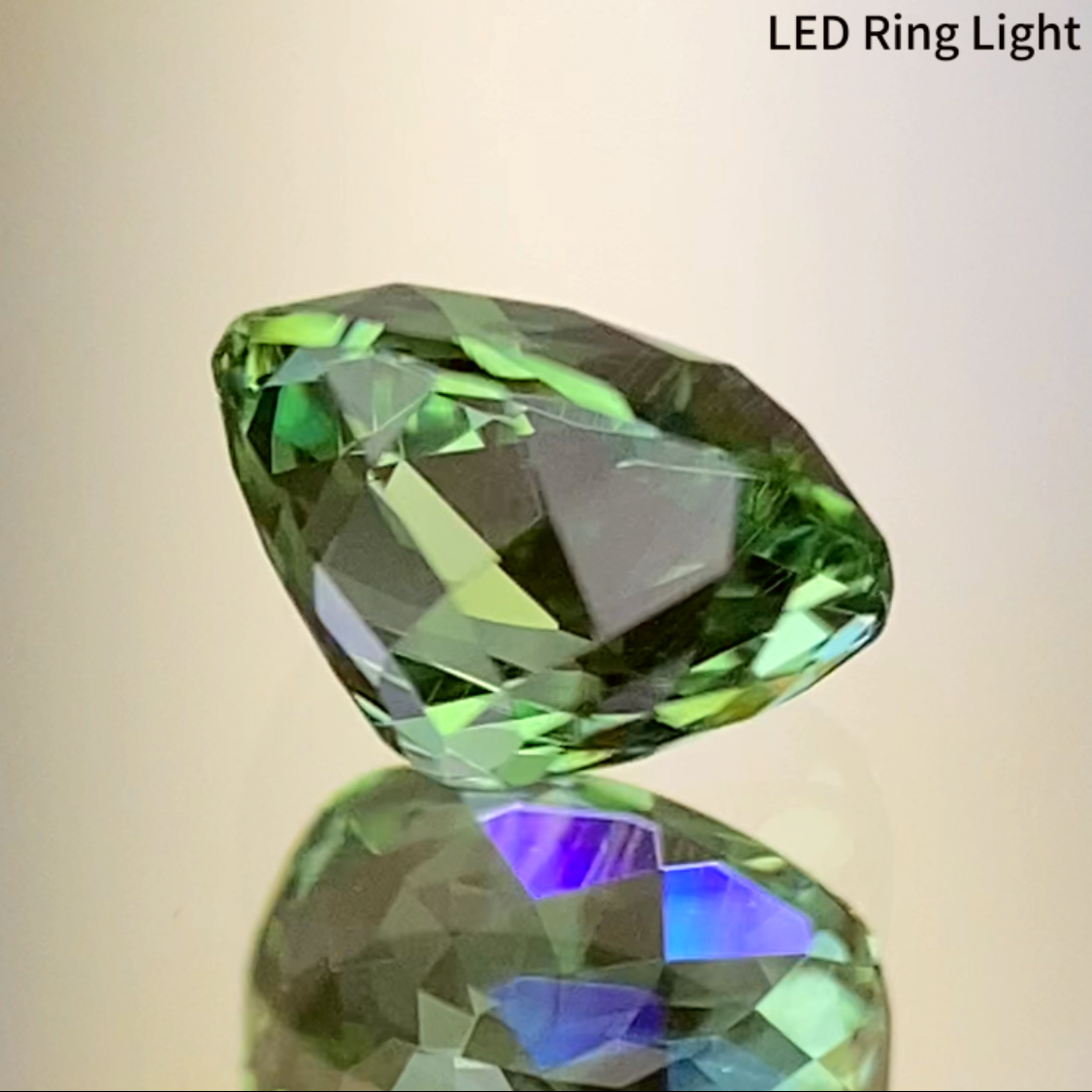UV Change Tsavorite 0.758ct / Tanzania