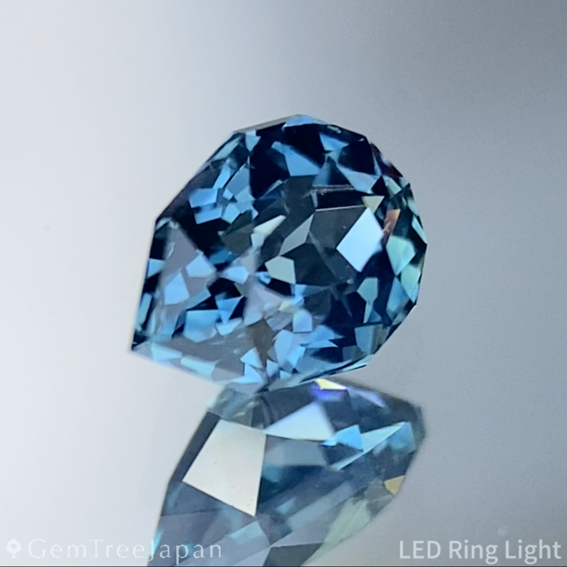 Greenish Blue Sapphire 0.628ct / Madagascar