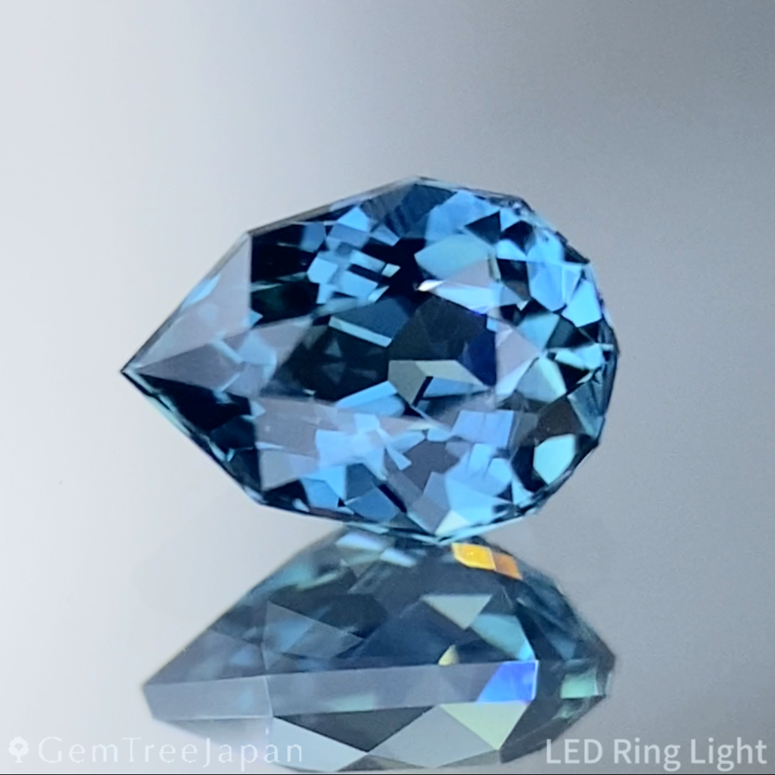 Greenish Blue Sapphire 0.628ct / Madagascar