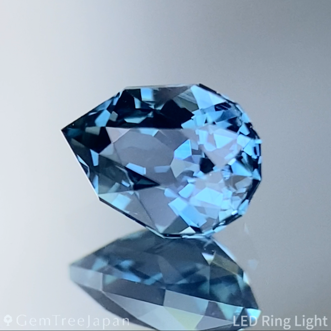 Greenish Blue Sapphire 0.628ct / Madagascar