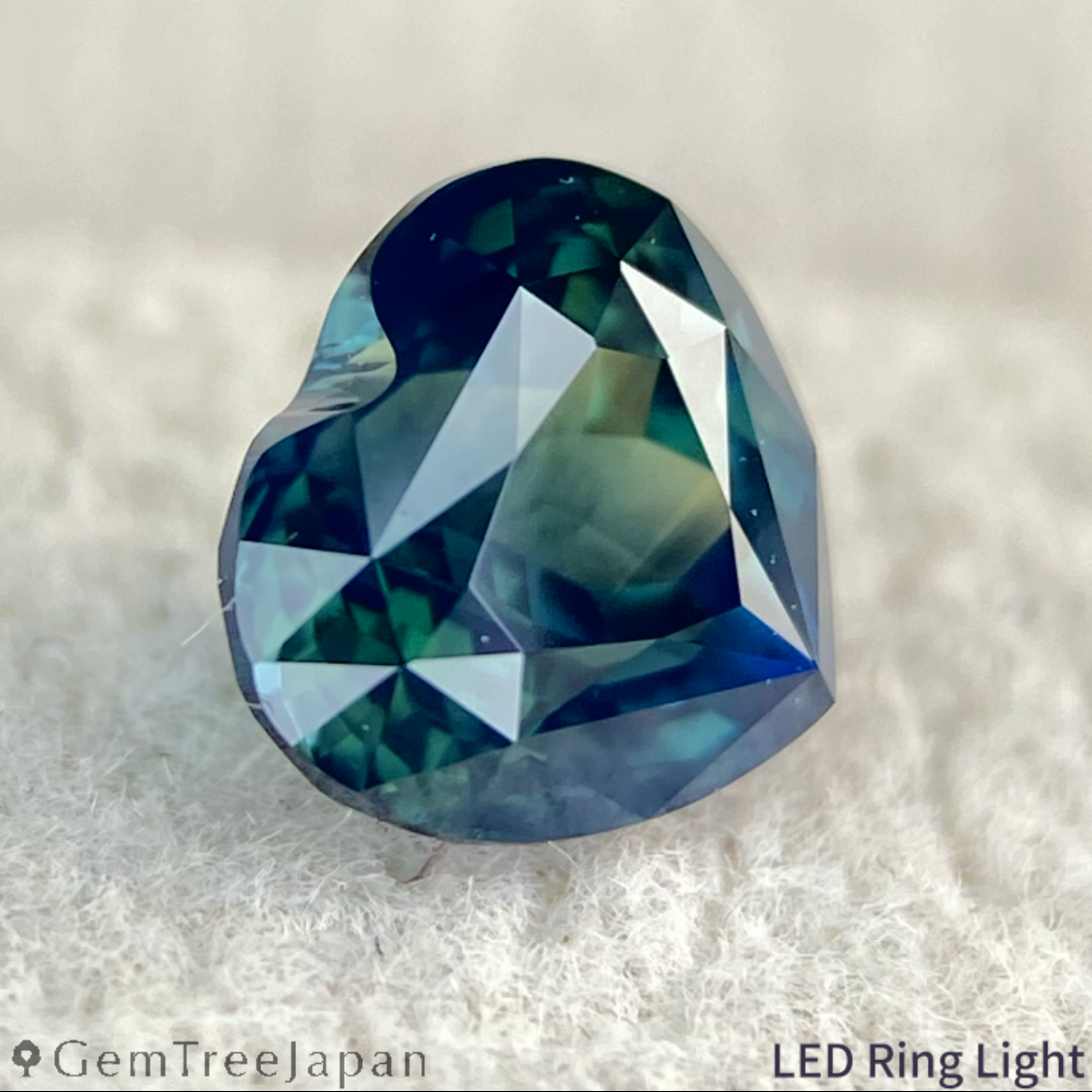 Silky Greenish Blue Sapphire 0.991ct / Cameroon