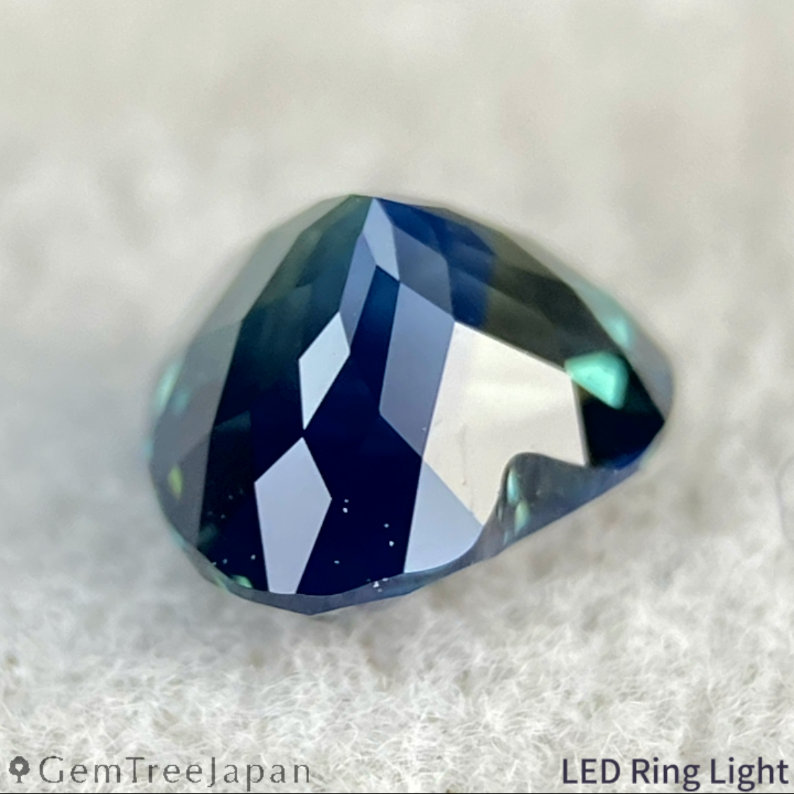 Silky Greenish Blue Sapphire 0.991ct / Cameroon