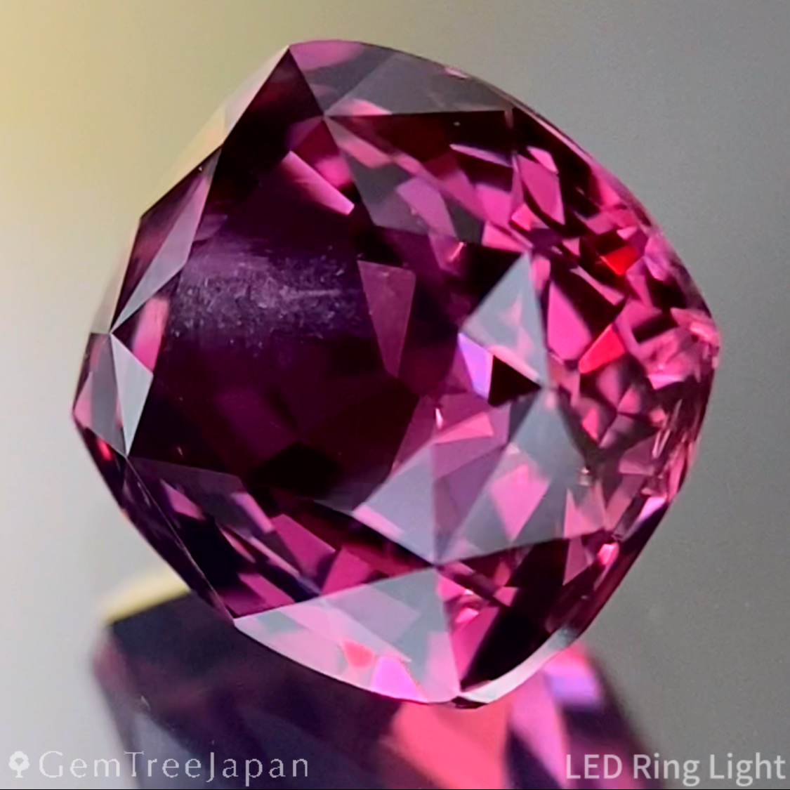 Pinkish Purple Sapphire 2.038ct / Madagascar