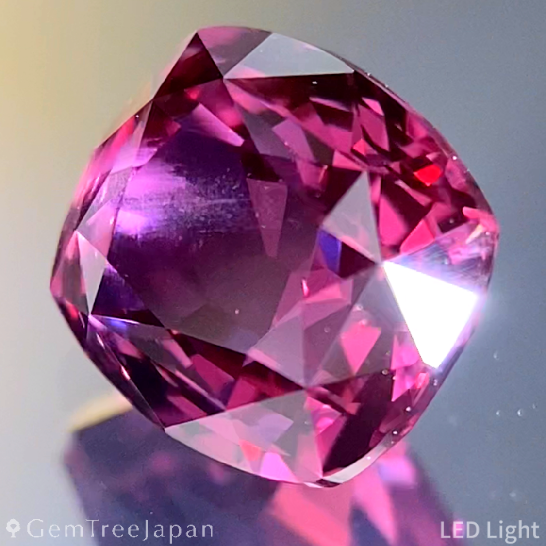 Pinkish Purple Sapphire 2.038ct / Madagascar