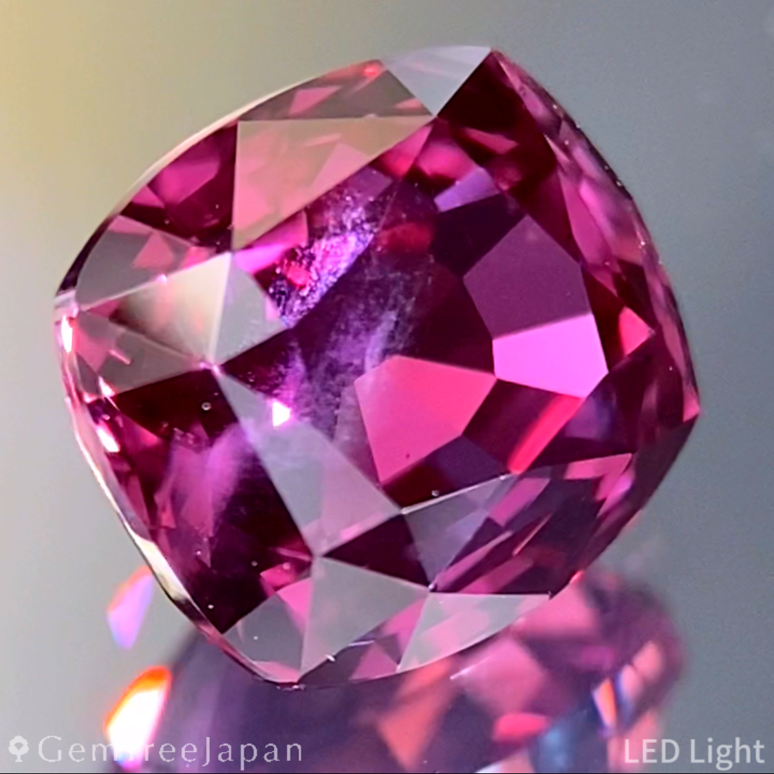 Pinkish Purple Sapphire 2.038ct / Madagascar