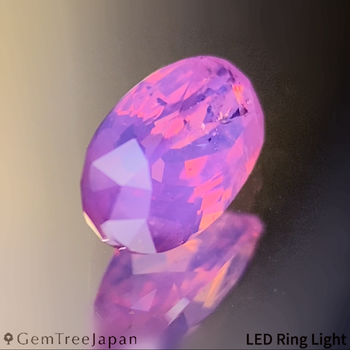 Un-Heat Padparadscha Sapphire 0.935ct / Sri Lanka