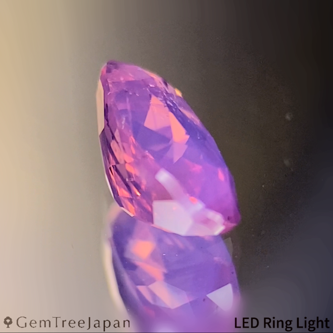 Un-Heat Padparadscha Sapphire 0.935ct / Sri Lanka