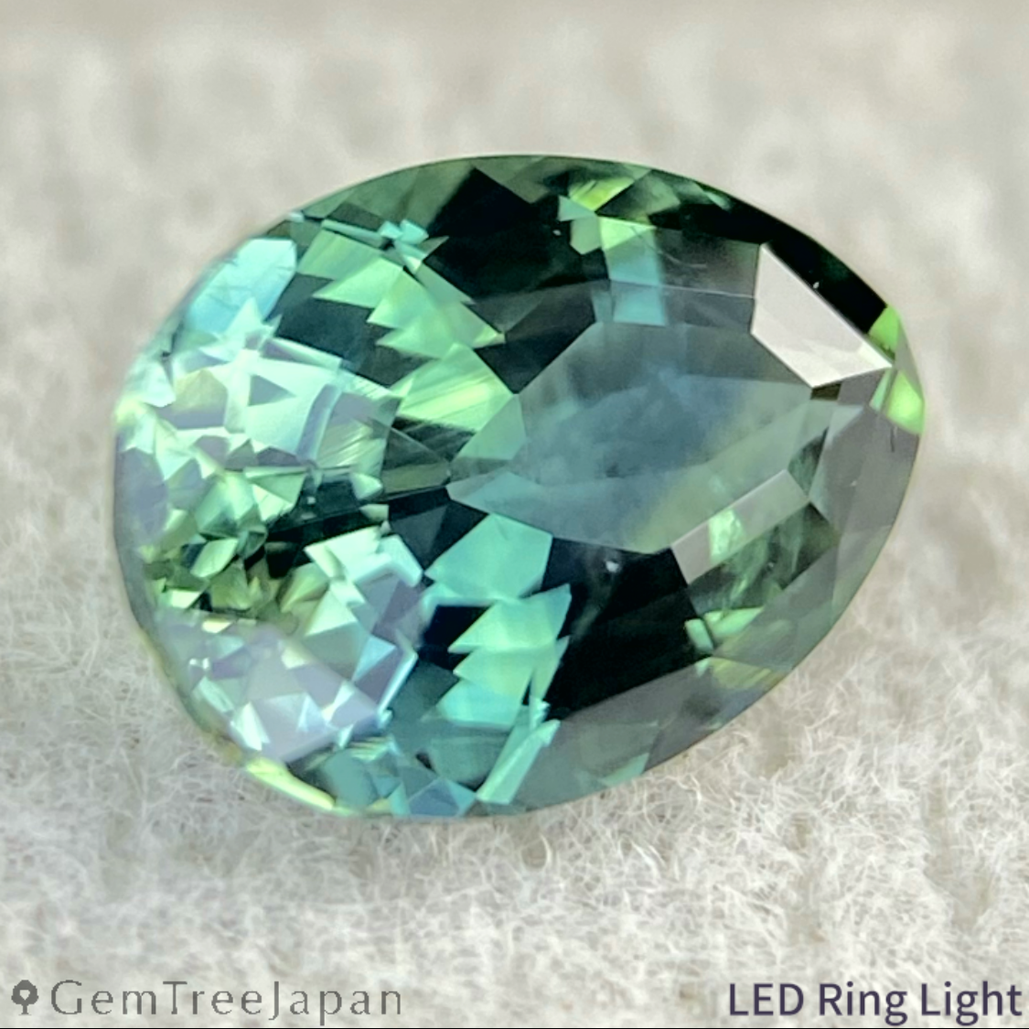 Yellowish Green Sapphire 1.022ct / Nigeria