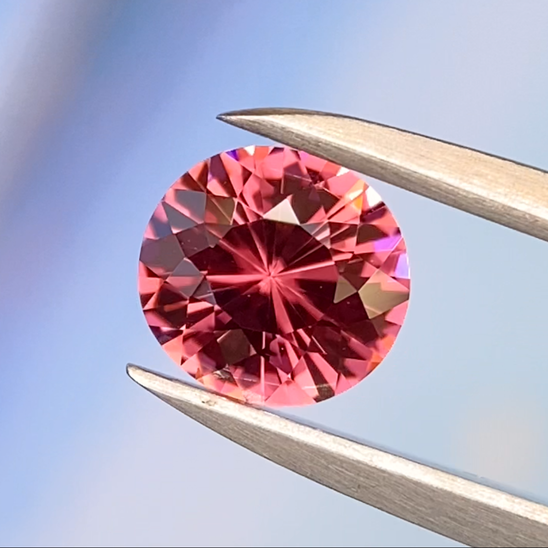 Orangy Pink Spinel 0.550ct / Vietnam