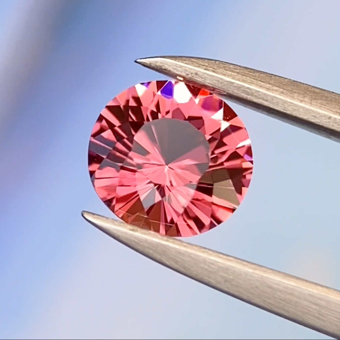 Orangy Pink Spinel 0.550ct / Vietnam
