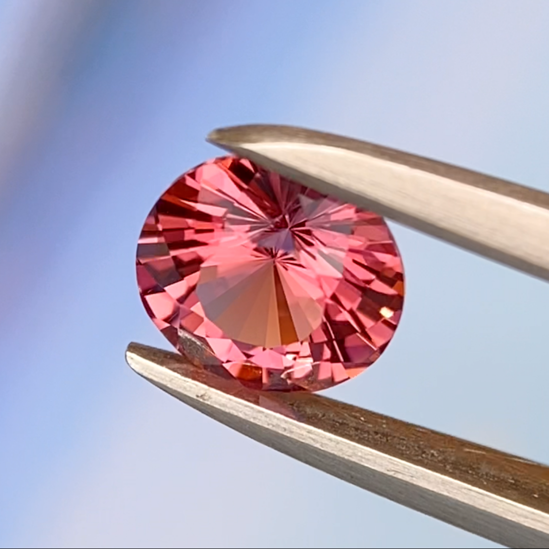 Orangy Pink Spinel 0.550ct / Vietnam