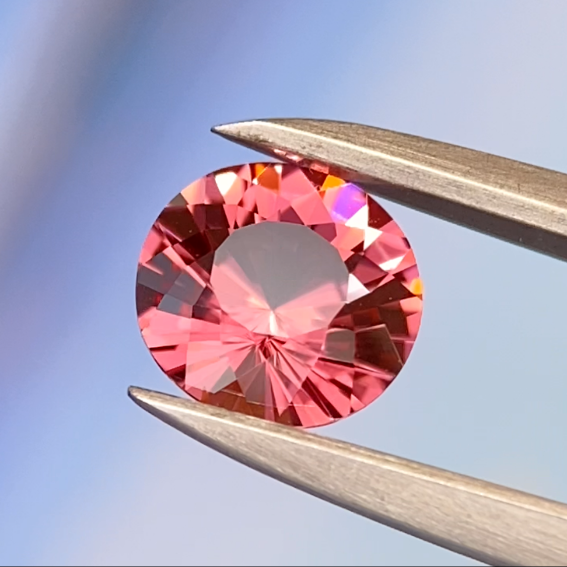 Orangy Pink Spinel 0.550ct / Vietnam