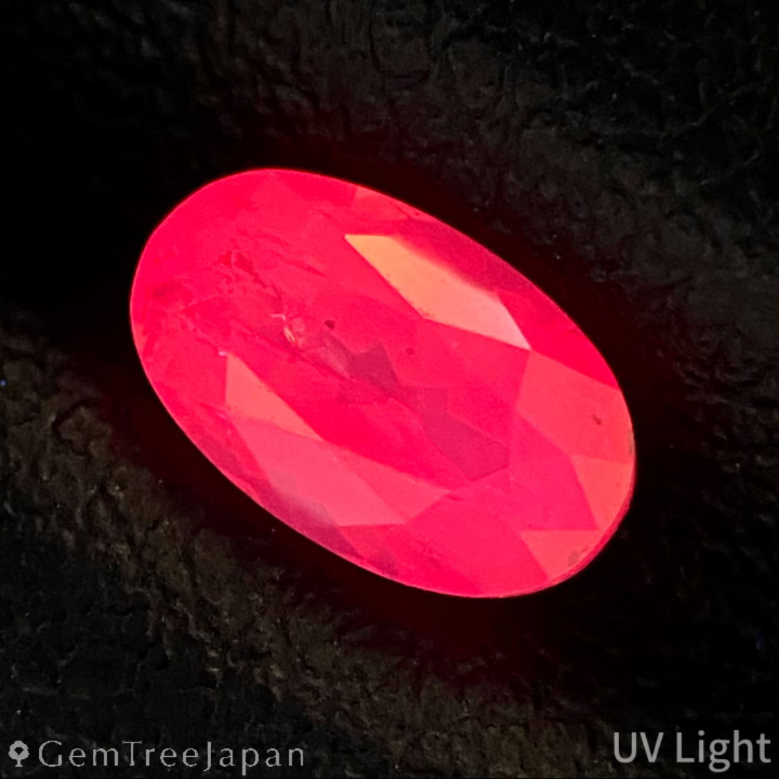 Un-Heat Padparadscha Sapphire 0.935ct / Sri Lanka
