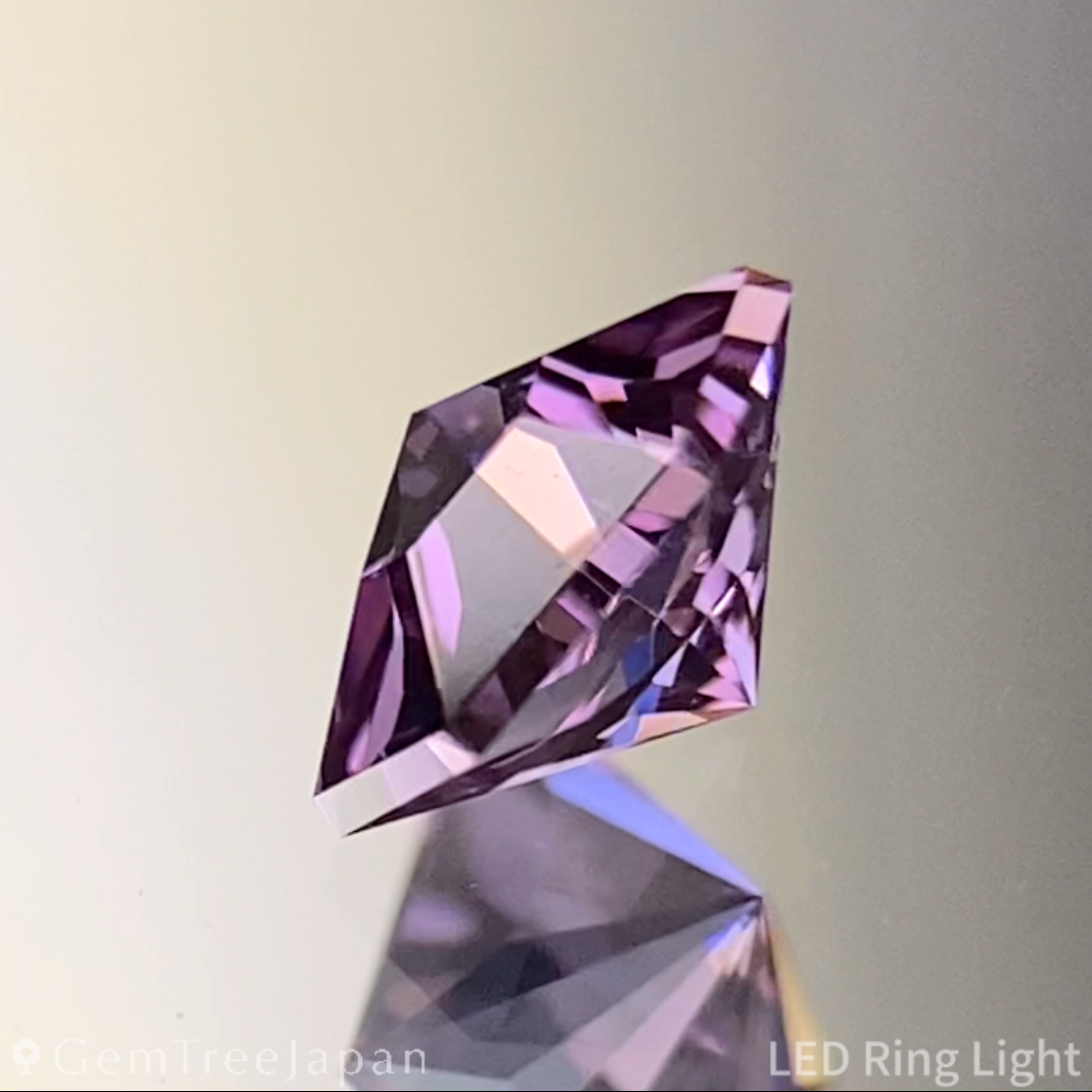 Pinkish Purple Spinel 0.357ct / Sri Lanka
