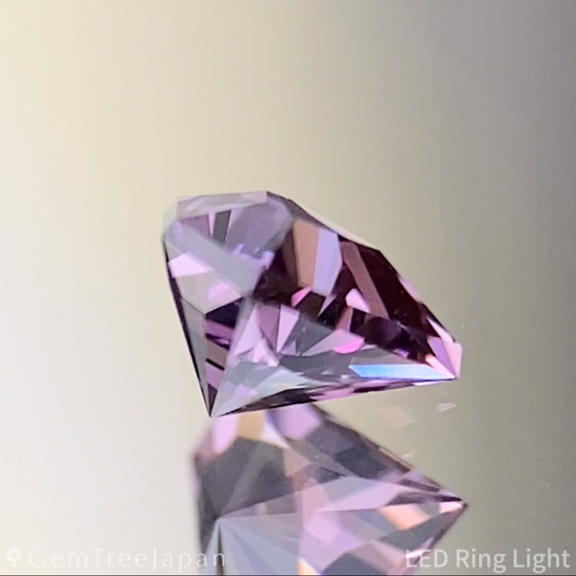 Pinkish Purple Spinel 0.357ct / Sri Lanka