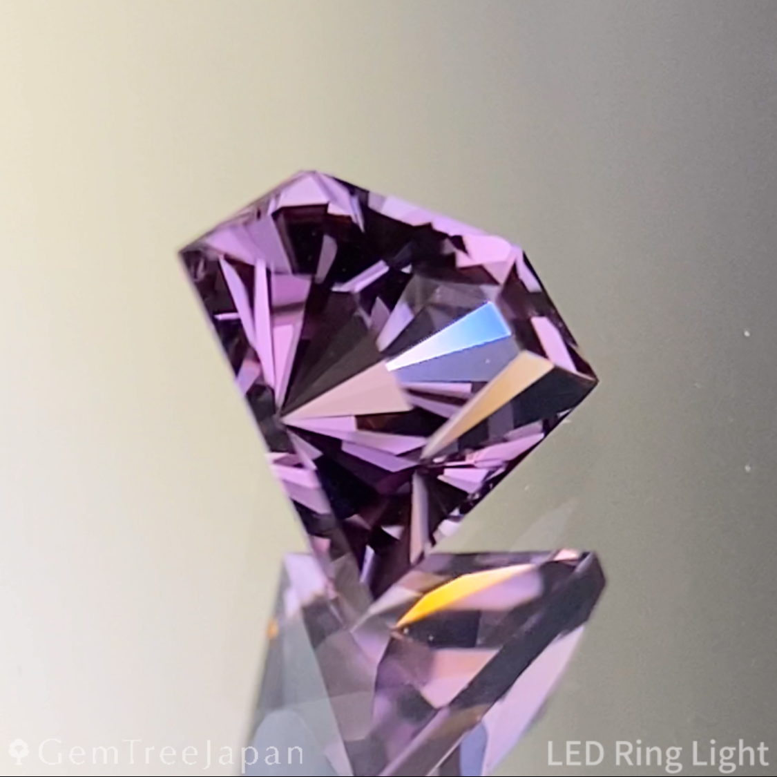 Pinkish Purple Spinel 0.357ct / Sri Lanka