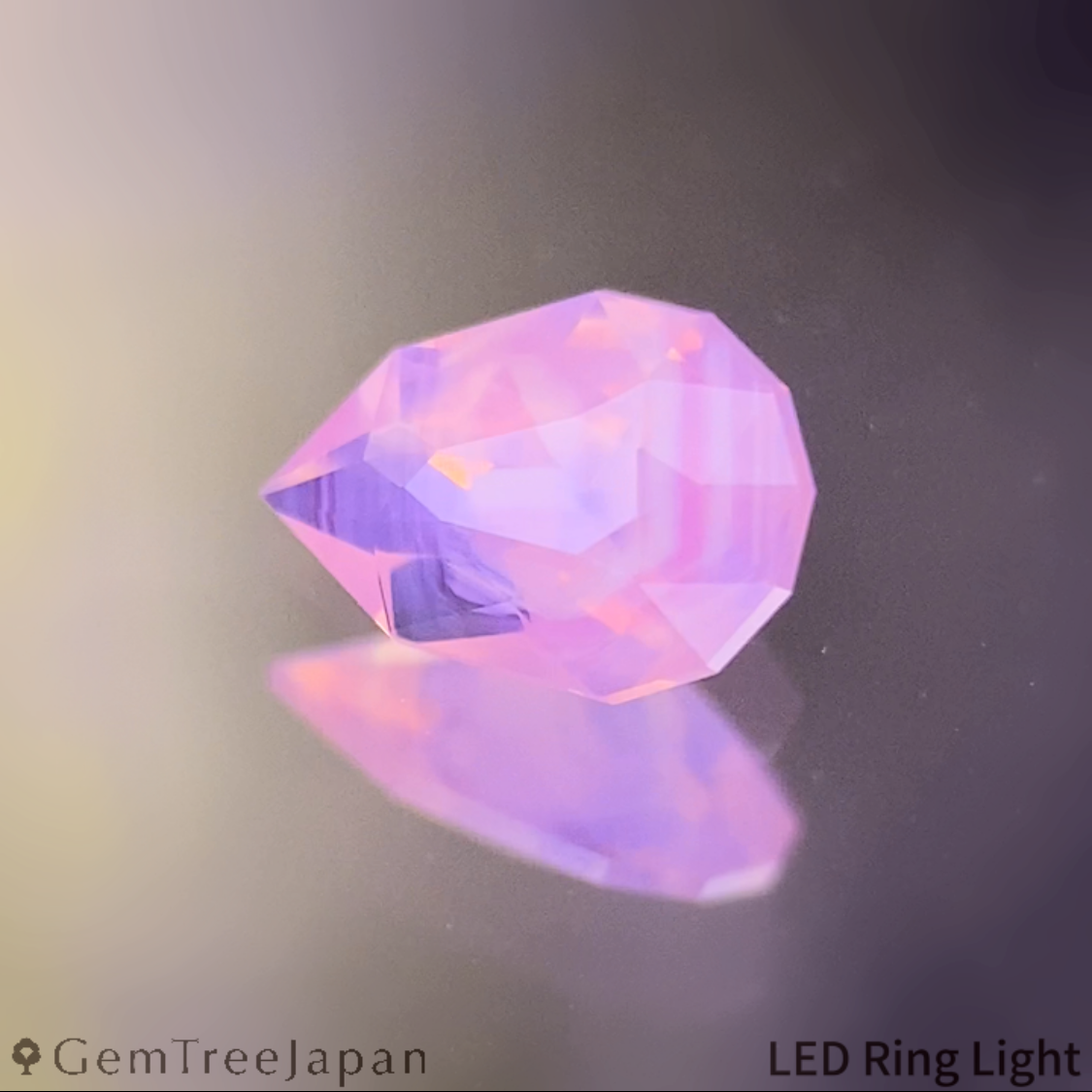 Un-Heat Padparadscha Sapphire 0.319ct / Vietnam