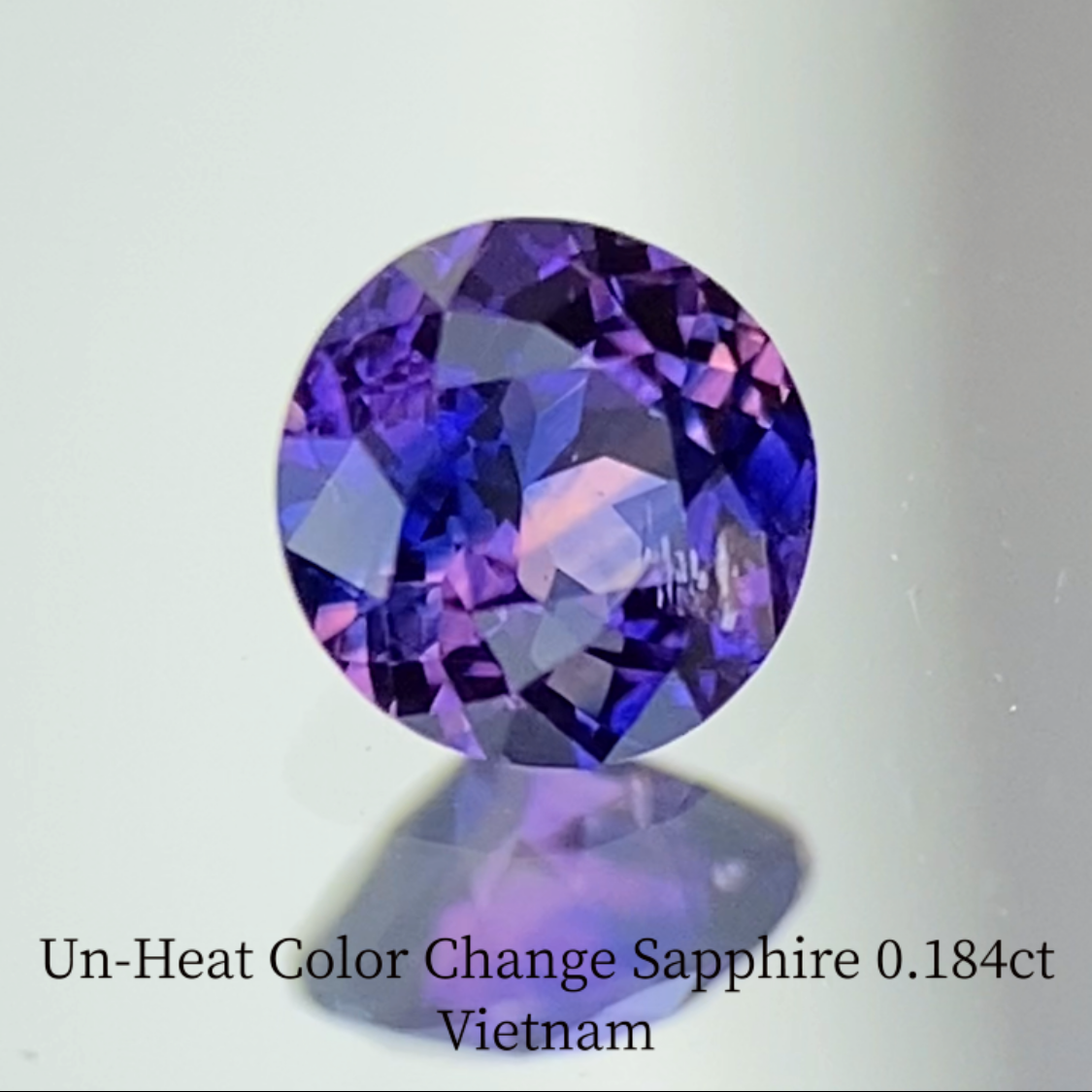 Un-Heat Color Change Sapphire 0.184ct / Vietnam