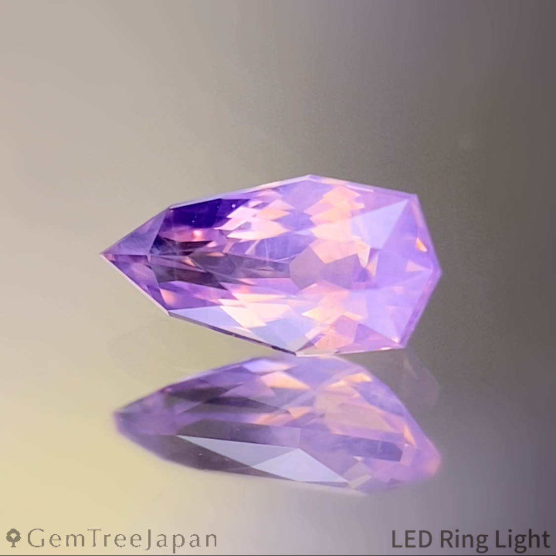 Un-Heat Parti-Color Sapphire 0.530ct / Vietnam