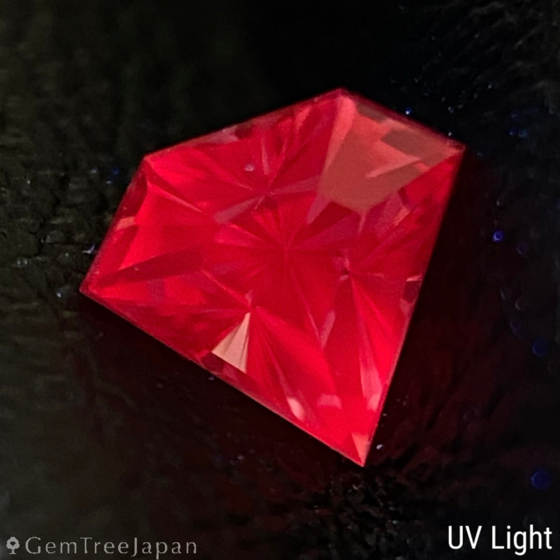Pinkish Purple Spinel 0.357ct / Sri Lanka