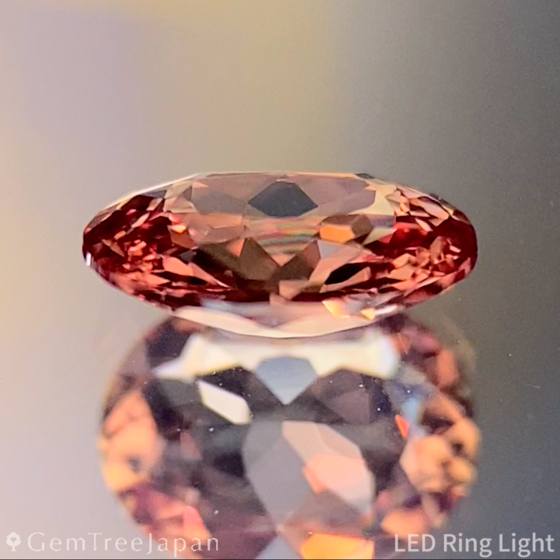 Un-Heat Padparadscha Sapphire 0.540ct / Madagascar