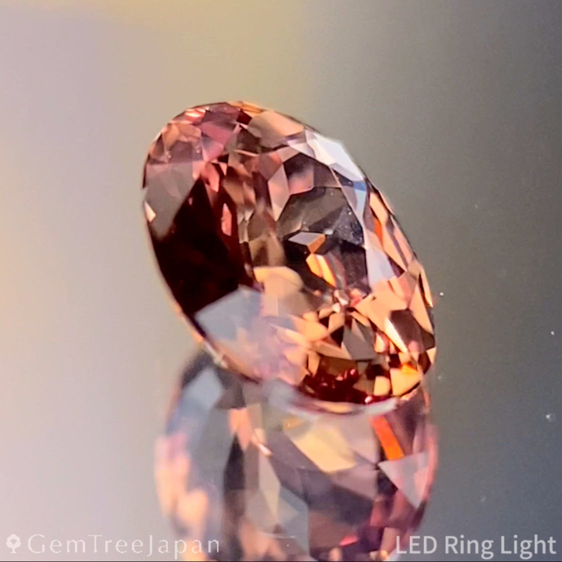 Un-Heat Padparadscha Sapphire 0.540ct / Madagascar