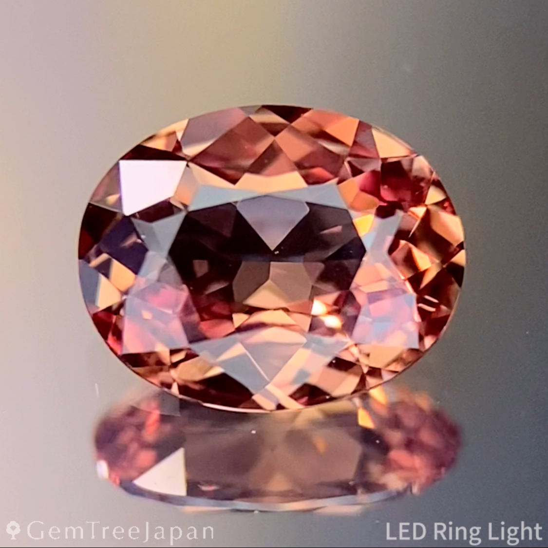 Un-Heat Padparadscha Sapphire 0.540ct / Madagascar
