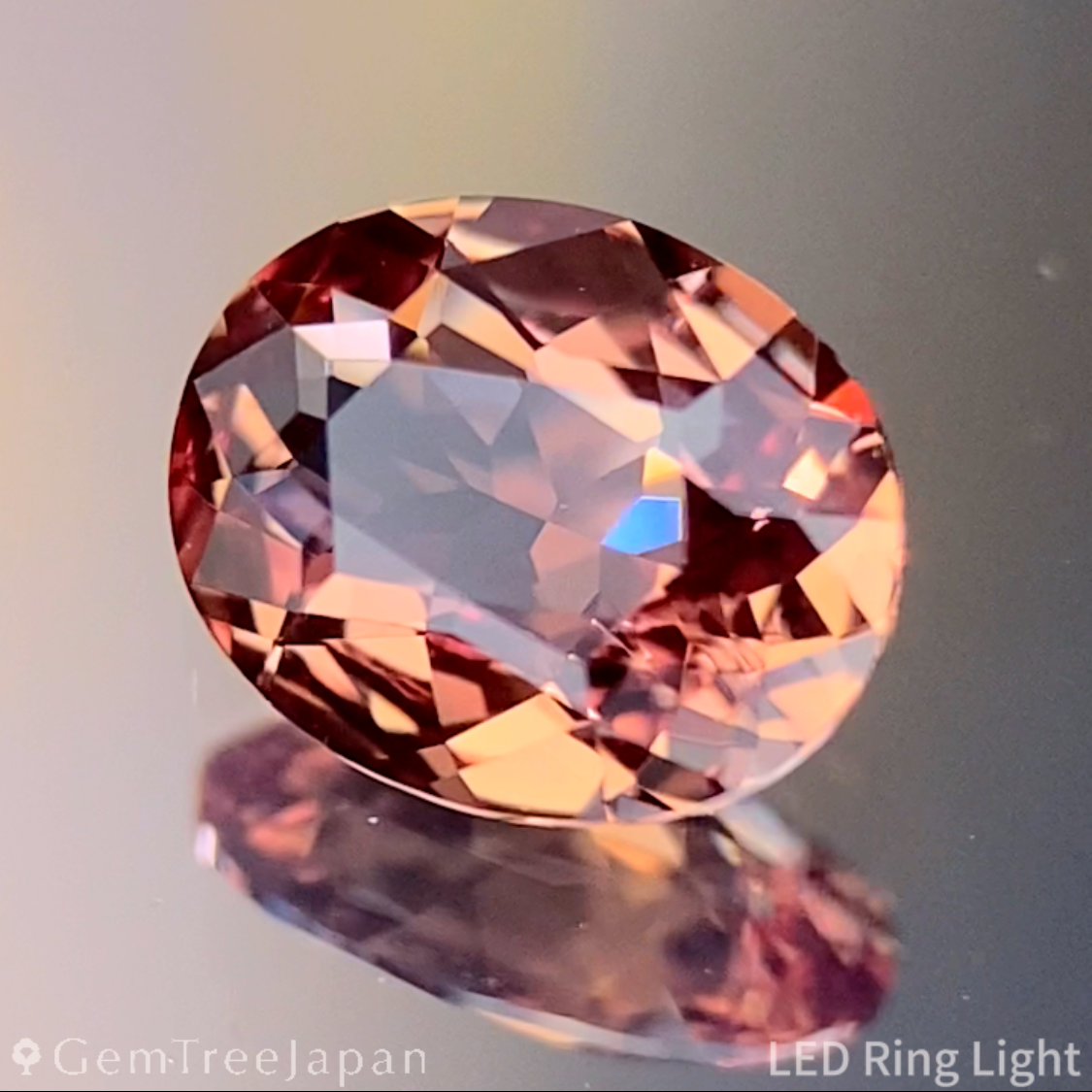 Un-Heat Padparadscha Sapphire 0.540ct / Madagascar