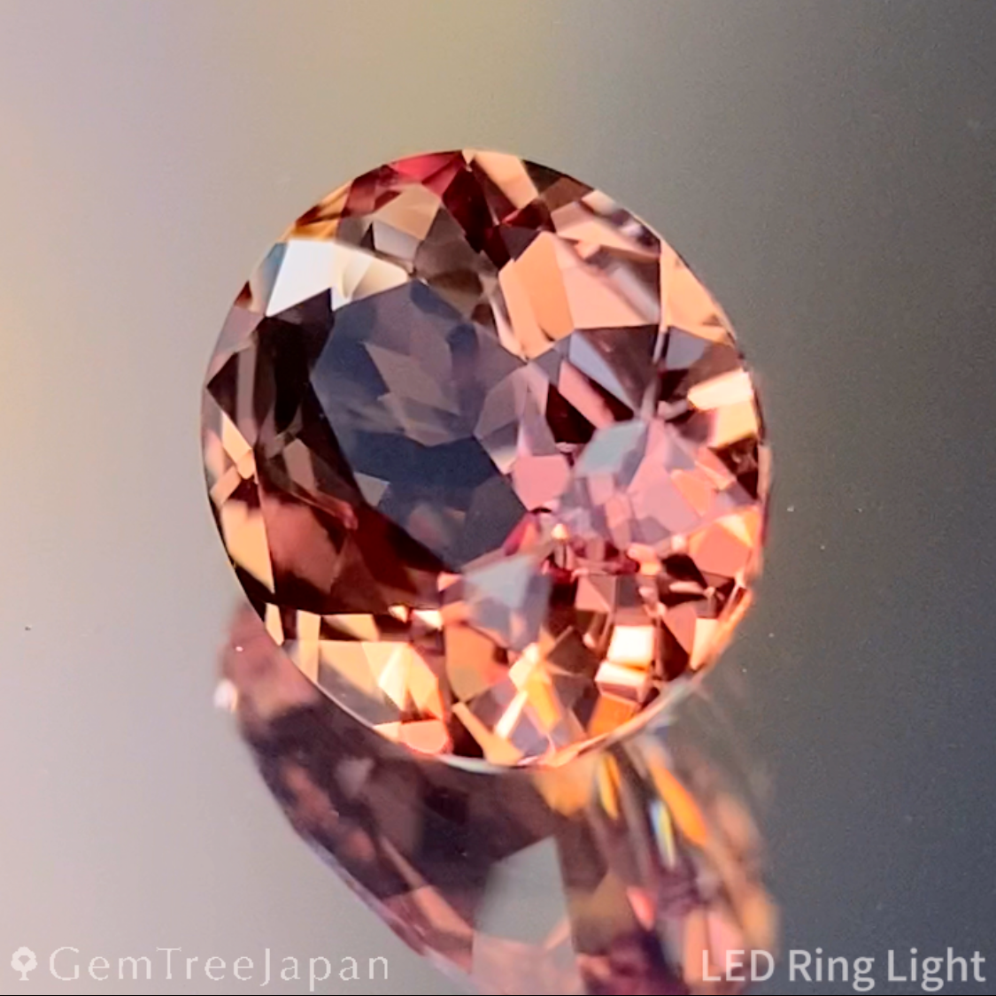 Un-Heat Padparadscha Sapphire 0.540ct / Madagascar