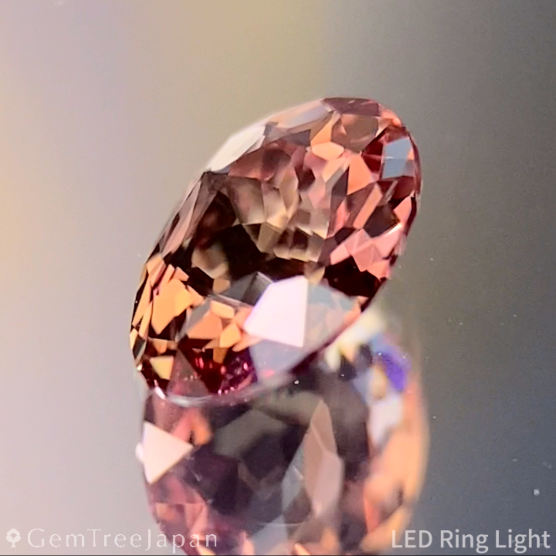 Un-Heat Padparadscha Sapphire 0.540ct / Madagascar