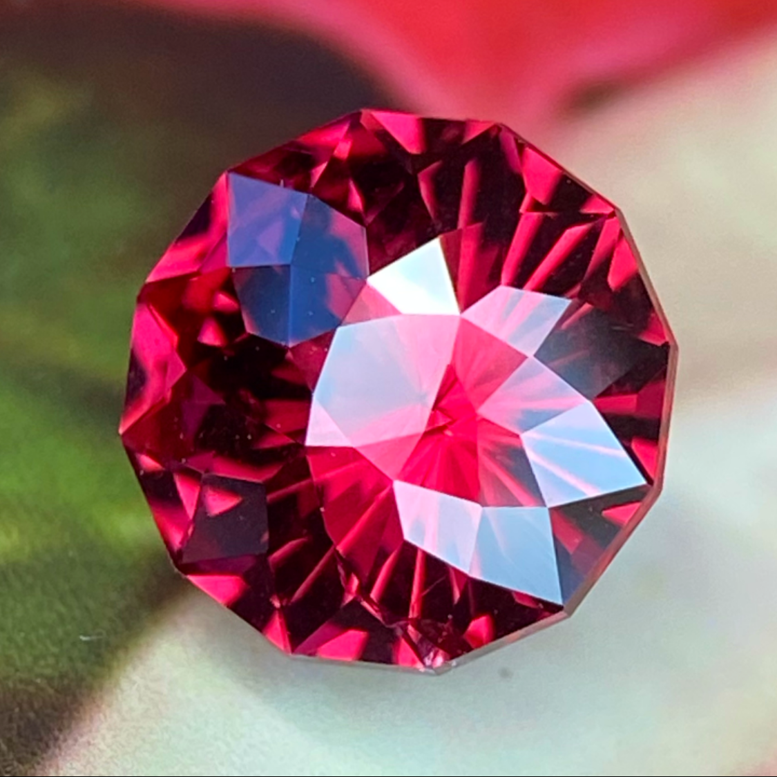 Rhodolite Garnet 1.44ct / Vietnam