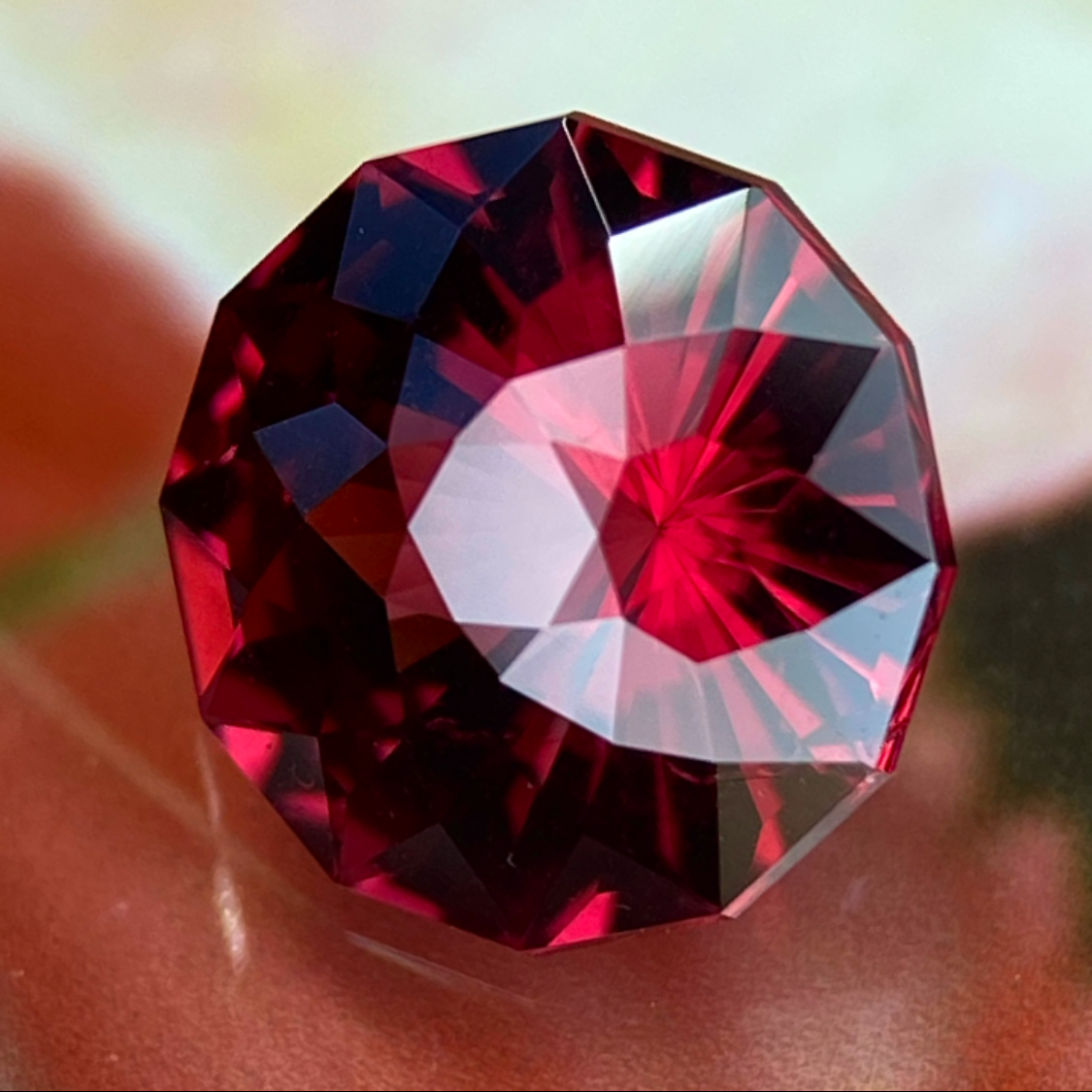 Rhodolite Garnet 1.44ct / Vietnam