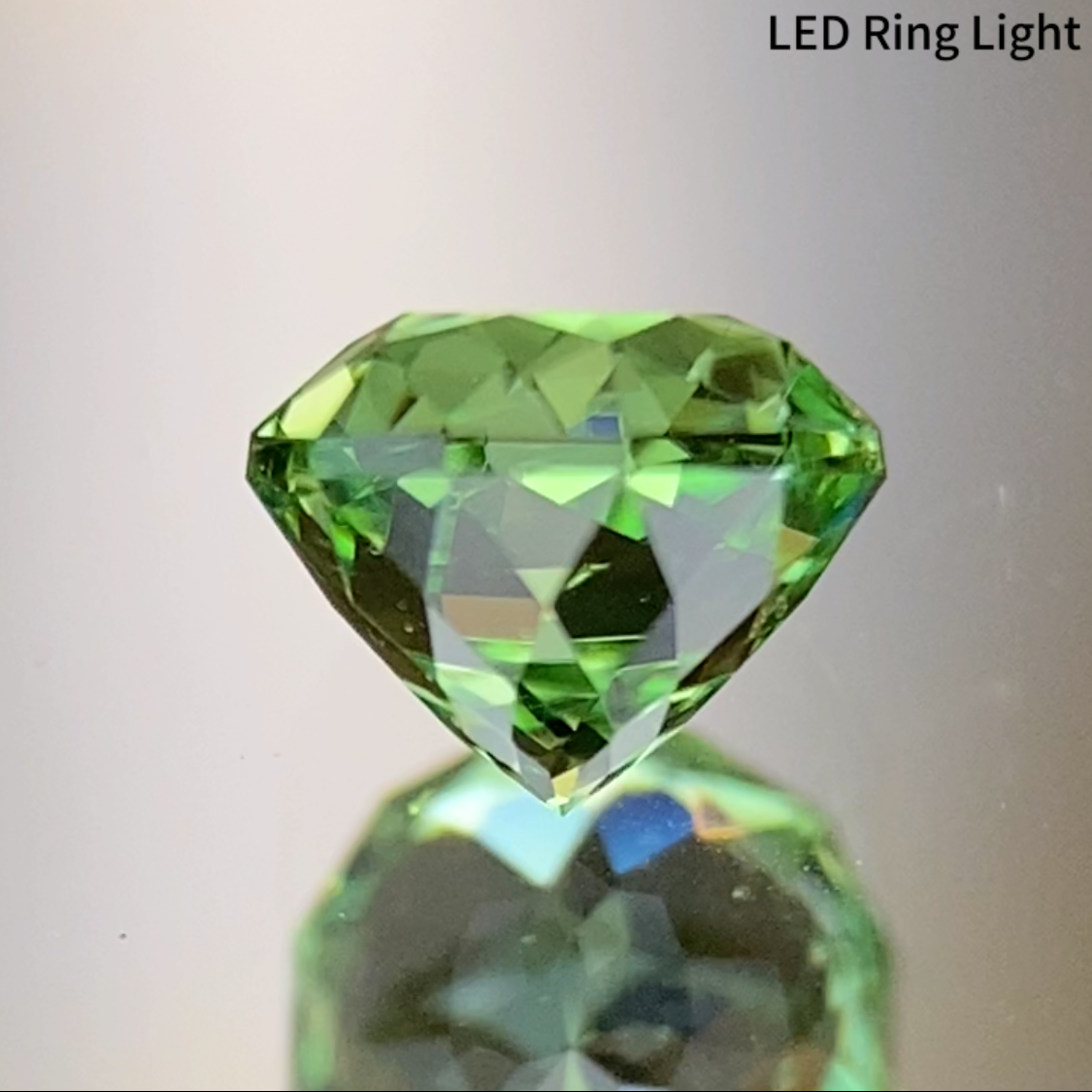 UV Change Tsavorite 0.500ct / Tanzania