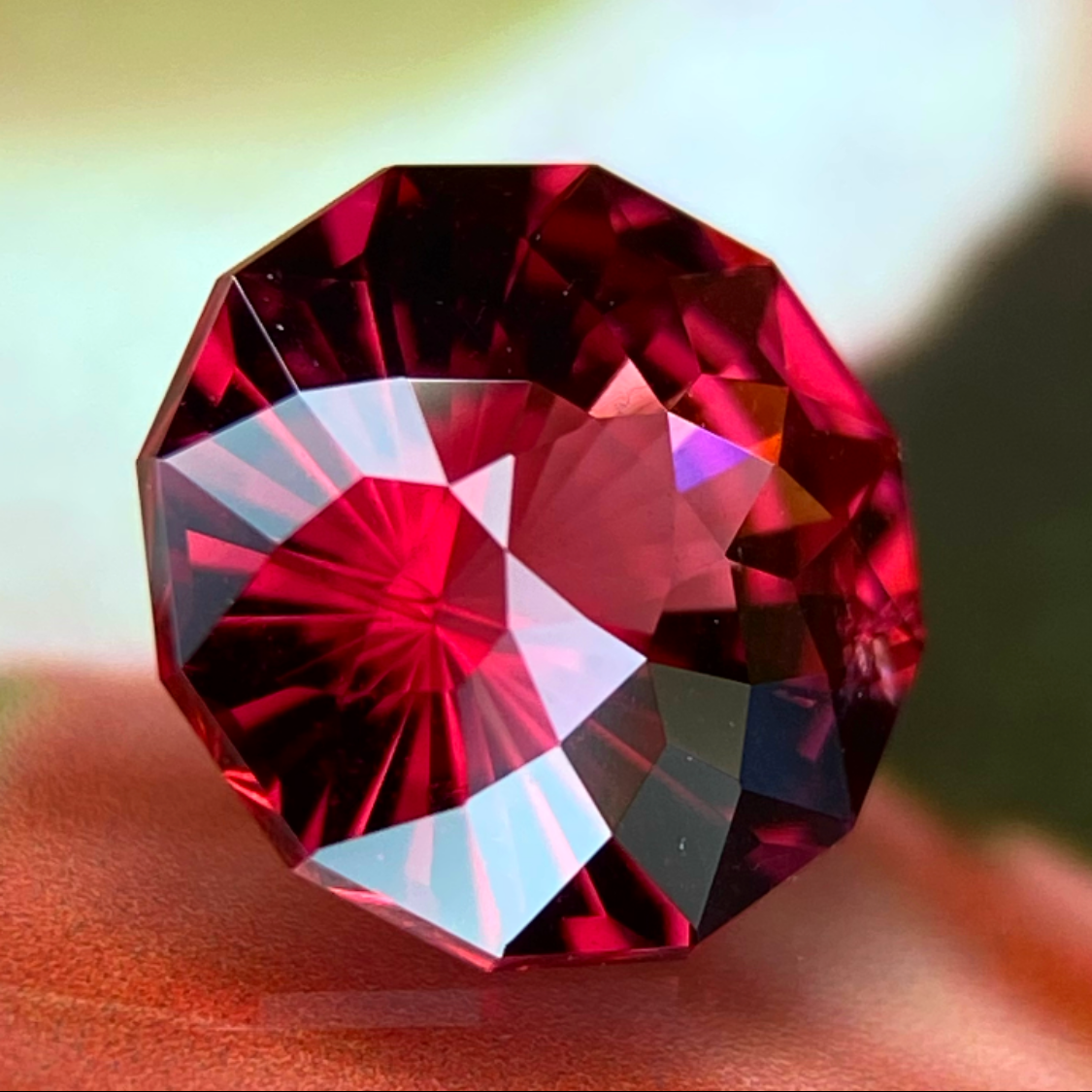 Rhodolite Garnet 1.44ct / Vietnam