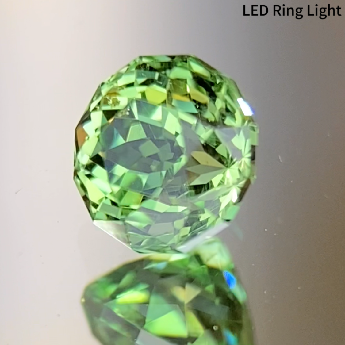 UV Change Tsavorite 0.500ct / Tanzania