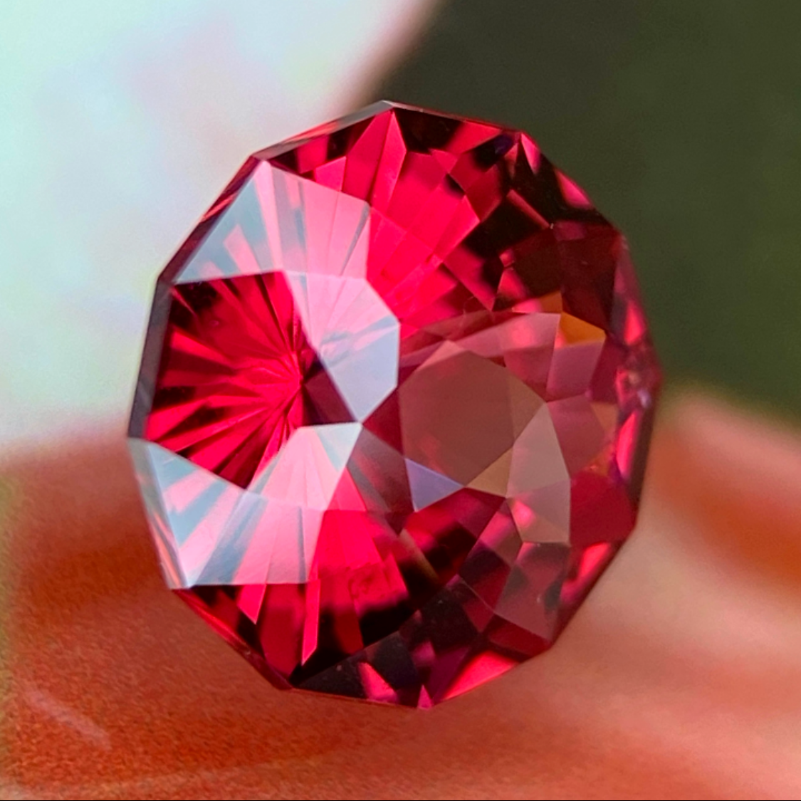 Rhodolite Garnet 1.44ct / Vietnam