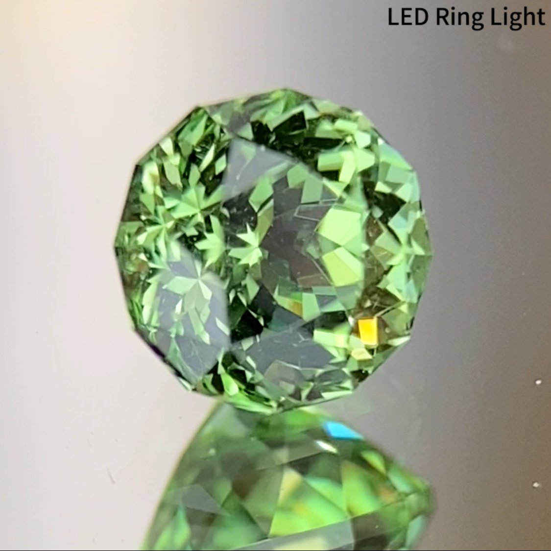 UV Change Tsavorite 0.500ct / Tanzania
