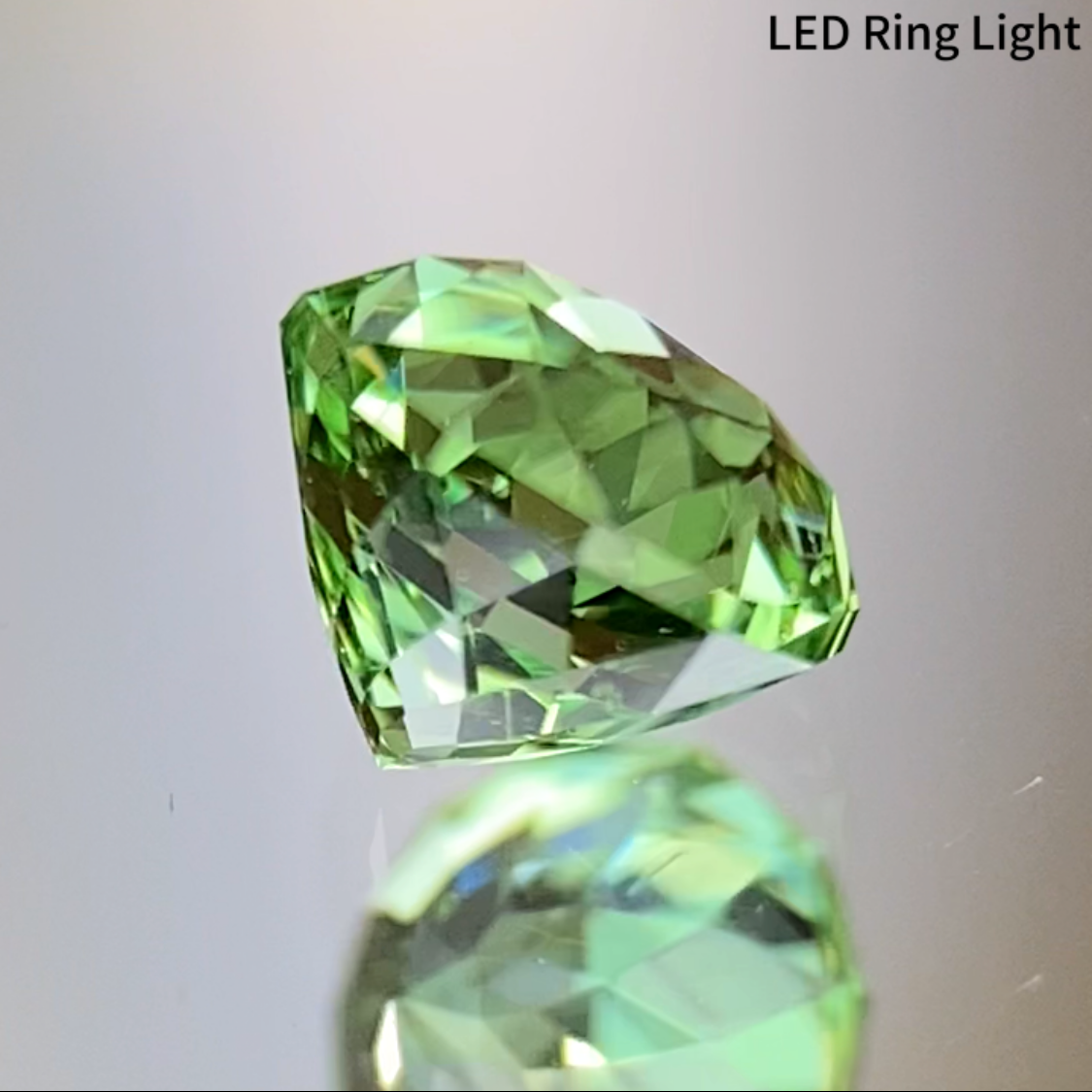 UV Change Tsavorite 0.500ct / Tanzania